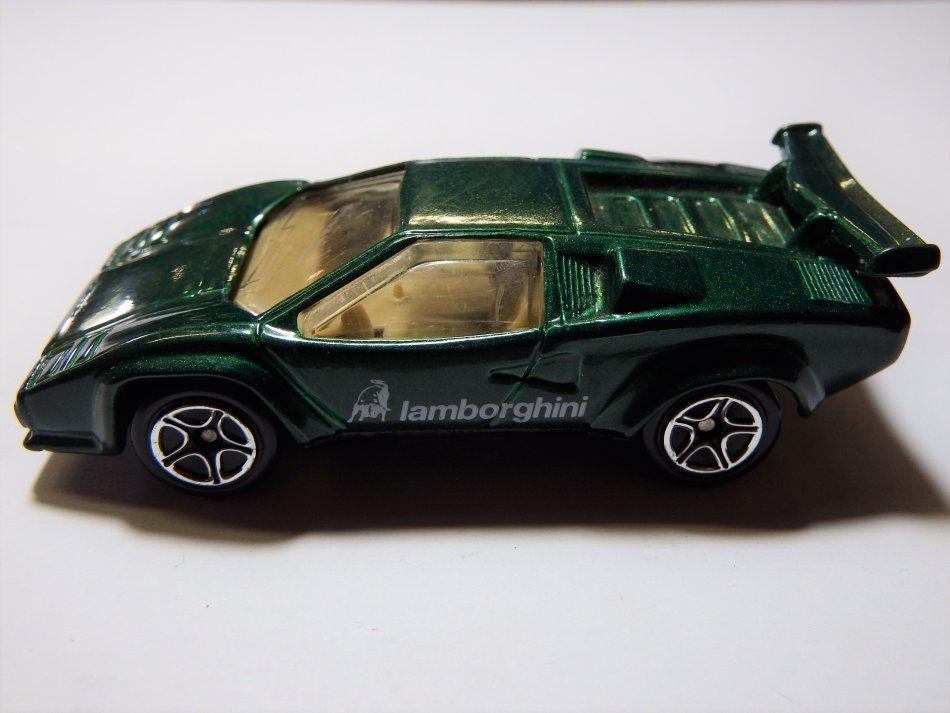 Vintage Toys - 1985 Matchbox Lamborghini Countach LP 5005 toy car was